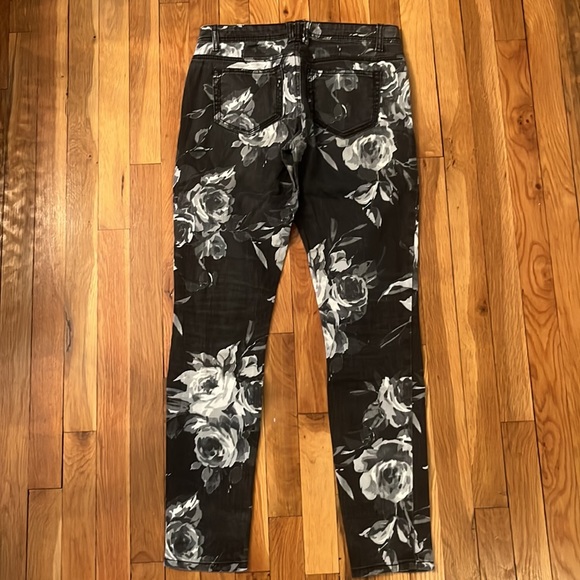 Mossimo black/white/grey floral jeans - Picture 4 of 5